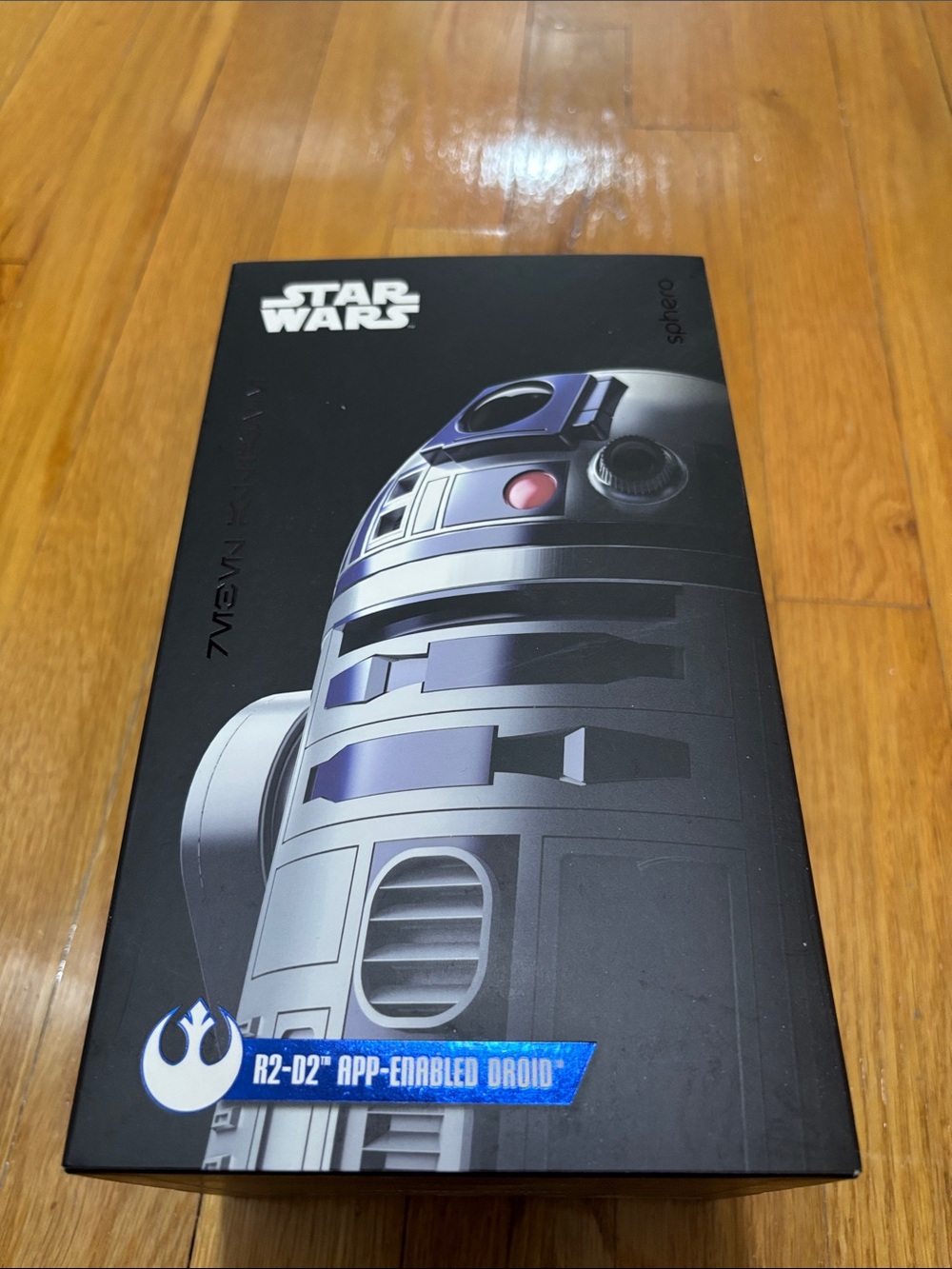 Star Wars R2-D2 Packaging — Black Blue Silver Accents